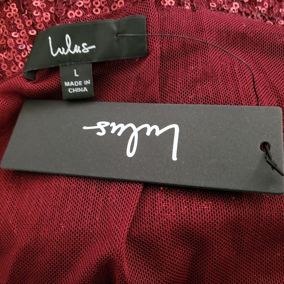 💕Lulus red all over sequence bodysuit with low cut front and back - Picture 6 of 7